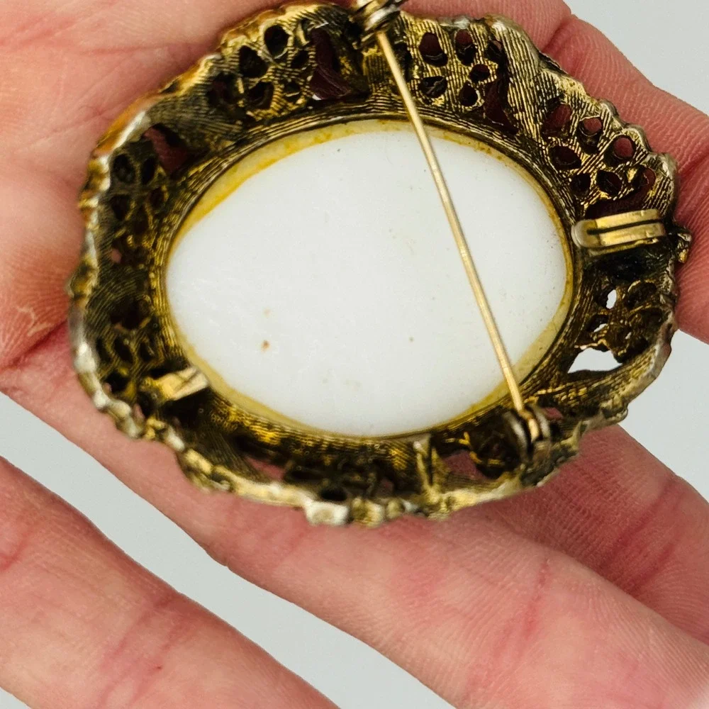 N/A vintage oval